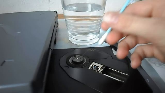 Laser vom CD-Player oder Laptop reinigen смотреть онлайн