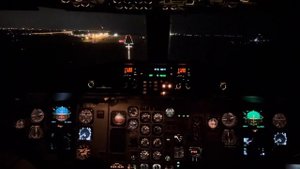 ATR 72 Ночной заход на посадку и руление в Рощино г. Тюмень#aviation #atr72 #landing #trip