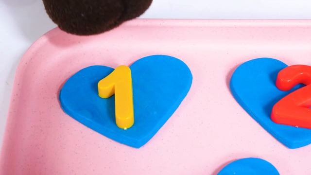 Магнитная математика для игрушки Шоколадки! Шоколадка и Грузовичок Лёва на уроке — видео для детей