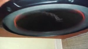 Сабвуфер рвет квартиру1