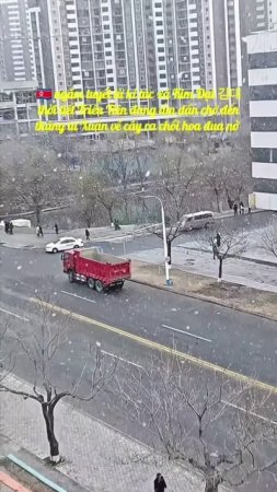 🇰🇵 Watching the snow fall from Kim Il Sung University dormitory🌨️