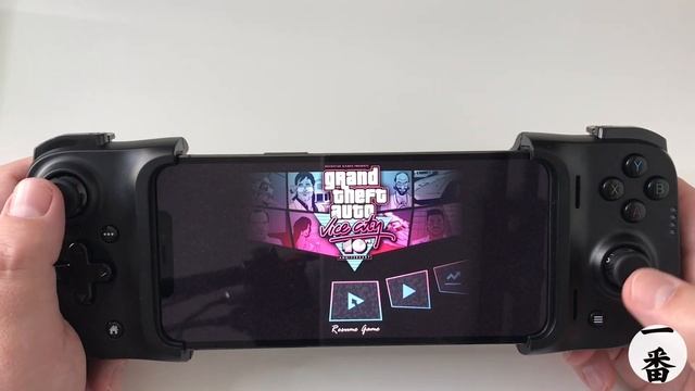 Razer Kishi iOS Gaming Controller Unboxing & Review + How to get a Xbox Cloud Gaming Invite 2021 UK