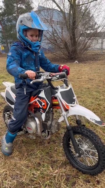 Обучение детей езде на мотоцикле. Обучение детей на питбайке. Обучение детей на мотоцикле Петербург. смотреть онлайн