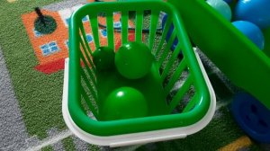 Цветные шарики с грузовичком