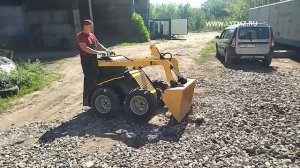 Мини погрузчик Лыткаринец П300 и вторичный щебень (бетонный бой)