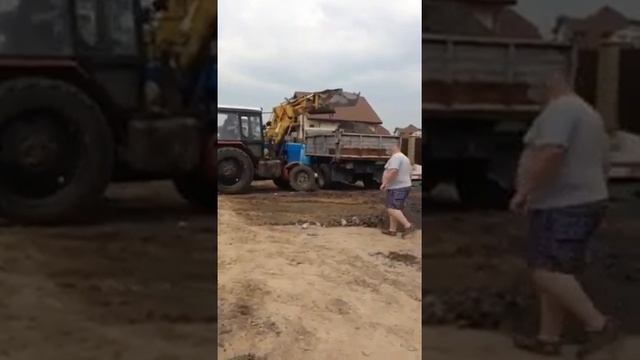 Дорога із сміття в селі Щасливе. смотреть онлайн