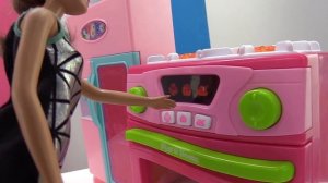 Мультики и Игры для девочек. Барби устроила вечеринку