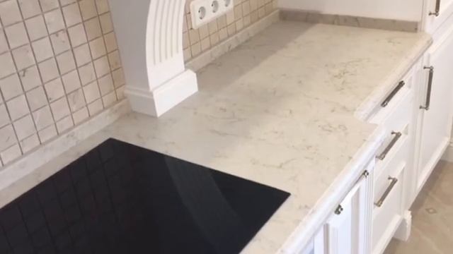 Элегантная столешница из кварцевого агломерата Caesarstone 5212 Taj Royale. Наши монтажи