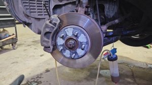 Работаю автомехаником в Канаде. Как самому прокачать тормозную систему? KIA SPORTAGE 2.7 V6 2008