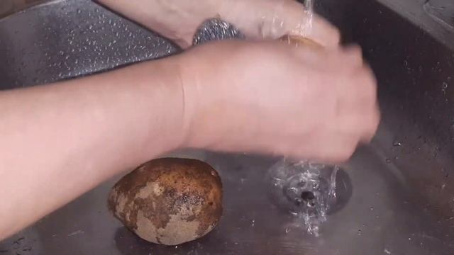 Необычный способ начислить много картофеля без ножа легко и быстро смотреть онлайн
