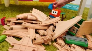 Собираем игрушки машинки с Машей Капуки Кануки  Конструктор для самых маленьких