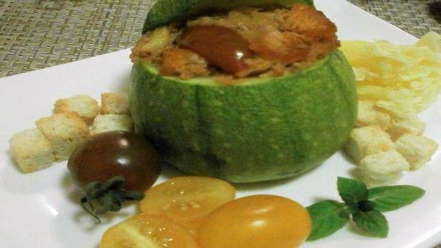 Кабачки фаршированые тунцом