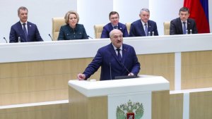 Лукашенко: молодому поколению госуправленцев нужно «походить по говну» для опыта