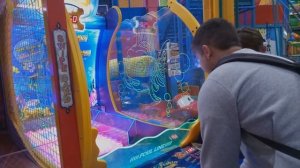 Играем в автоматах! ВЫЙГРАЛИ 1000ТИКЕТОВ!!!