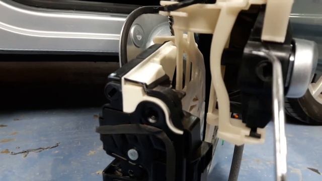 Volkswagen tiguan passat jetta outside door handle removal