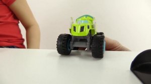 Видео для детей: игрушки Вспыш и Чудо машинки