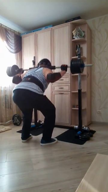 Приседания со штангой 60х10 смотреть онлайн