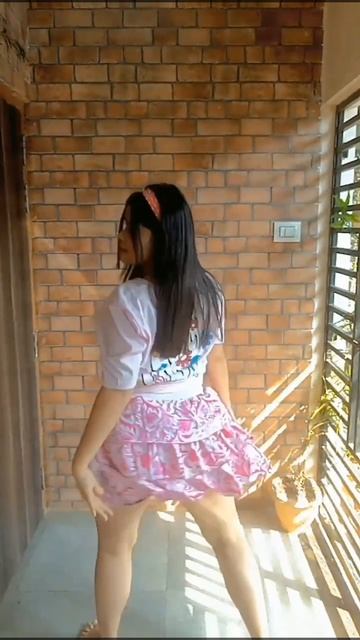 No hot but baby pinkue 😉💮 #smart #lesserafim #hybelabels смотреть онлайн