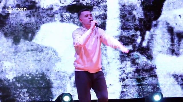 Eminem - Godzilla ft. Juice WRLD at the Russian Talent Show смотреть онлайн