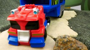 Бамблби в видео сборнике - Автоботы и Вторжение Десептиконов! - Игры битвы роботов Трансформеров