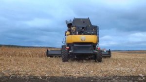 Допремьерный показ нового комбайна New Holland CR9.80