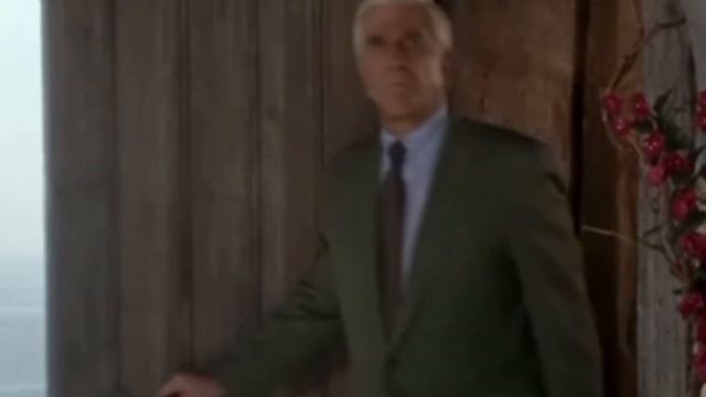 ПРИНЦ ОТКРЫВАЕТ ДВЕРЬ ПРИНЦЕССЕ! смотреть онлайн