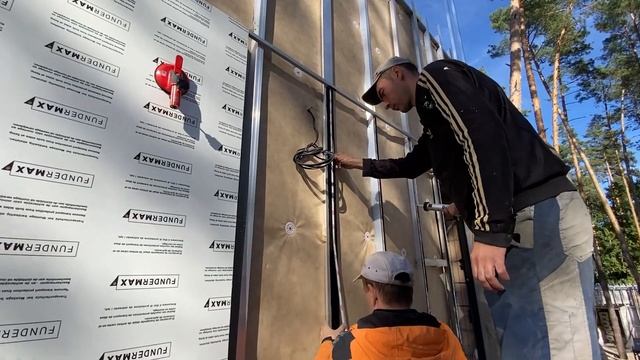 Как монтируют фасады из HPL панелей. Скрытый крепёж на клеевую систему смотреть онлайн