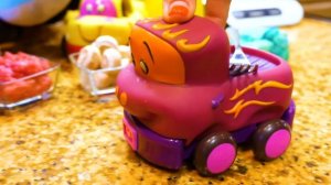 Грузовичок Лева и Рецепты Капуки Кануки. Пельмени для детей - Веселое видео челлендж