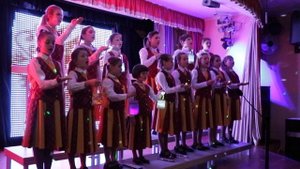 Детский хор "Жар-птица". "Муравьиный фонарщик".