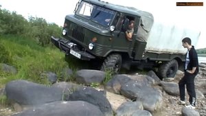 По валунам на Грузовике Газ 66 с дизельным мотором FIAT.