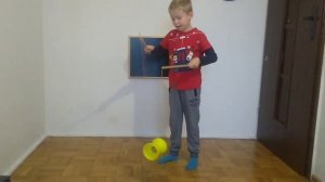 Трюки с диаболо. Как раскручивать, управлять и подбрасывать. Жонглирование диаболо.