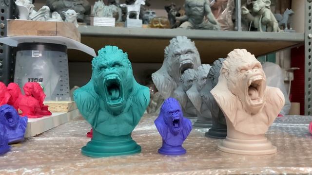 Screaming Furry Gorilla Small Bust смотреть онлайн