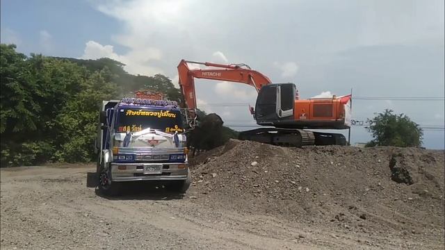 ZX200-3 ตักเศษเศษยางขึ้น HINO ตัวแรง สองคัน смотреть онлайн