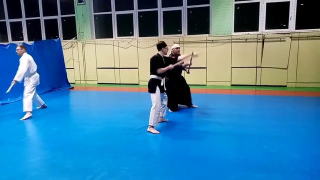 Айкідо Київ, клуб "Ай Кі Таке-но-Камі". Кумі-дзьо. Ката № 4. Варіація 1 та 2. смотреть онлайн