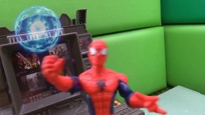 Человек Паук игры битвы! Супергерой Спайдермен против Злодеев! - Сборник видео для детей