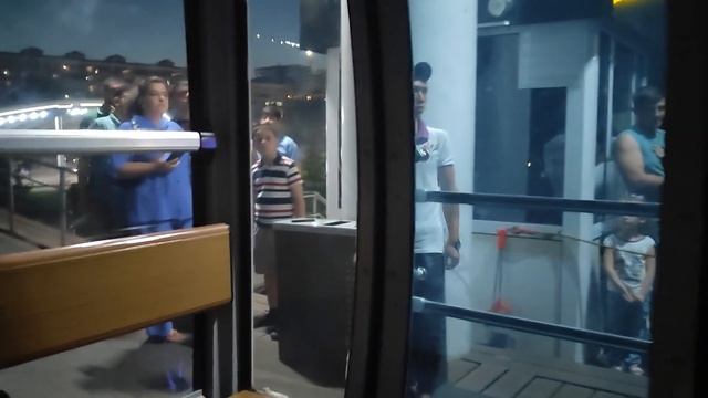 Огни большого города с высоты птичьего полета. Парк Навруз, колесо обозрения. Ташкент, август 2023. смотреть онлайн