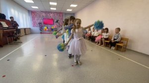 Танец "До-Ре-Ми" воспитанники старшей группы "Радуга"