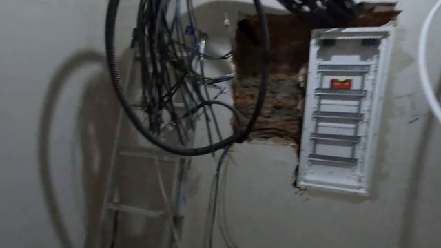 Монтаж двух щитов Abb uk600 для частного дома, с вводом 380 вольт. Временное подключение освещения.