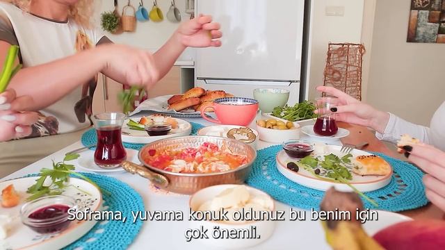 KIZLARLA TÜRK KAHVALTISI  POĞAÇA  AKŞAM YEMEĞİNDE ARAP TAVA SAKİN VLOG