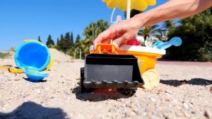 Машинки на пляже и Маша Капуки. Видео и игры для детей в песочницу