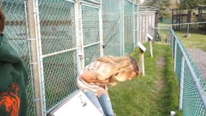 SPIDER MONKEY ATTACK! OUCH!!!! LOL!