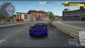 Летит потруль прямо за нами.