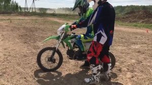 Курсант мотошколы не одупляет о чем говорит инструктор