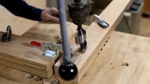 Изготовление круглого стола из вишни с полкой мастером Ишитани