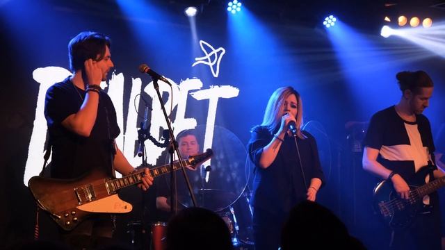 Вельвет — Спи (Live 2021) смотреть онлайн