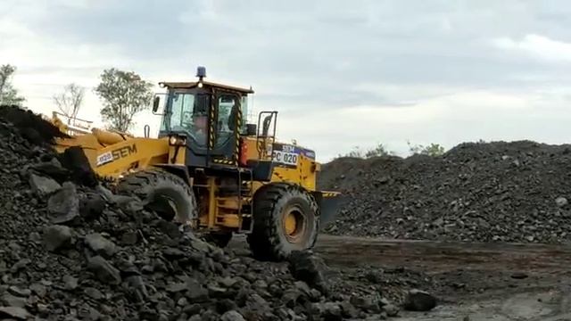 SEM 660D, 6 Ton Wheel loader w/ coal bucket смотреть онлайн