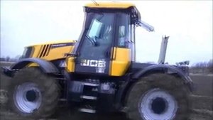 Tractors in the Dirt. Тракторы Буксуют