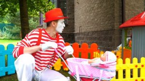 Кормим пупса: БРОККОЛИ или КОТЛЕТА? Беби Бон Сборник - Видео для девочек