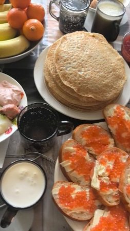 в гостях у родителей/ семейный обед