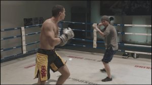 Девчонка вступилась за парня и проучила бойца ММА. #фильмы  #боевик #спорт